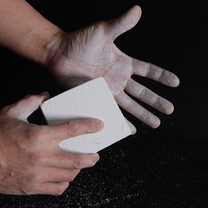 Chalk Magnesium for a stronger grip